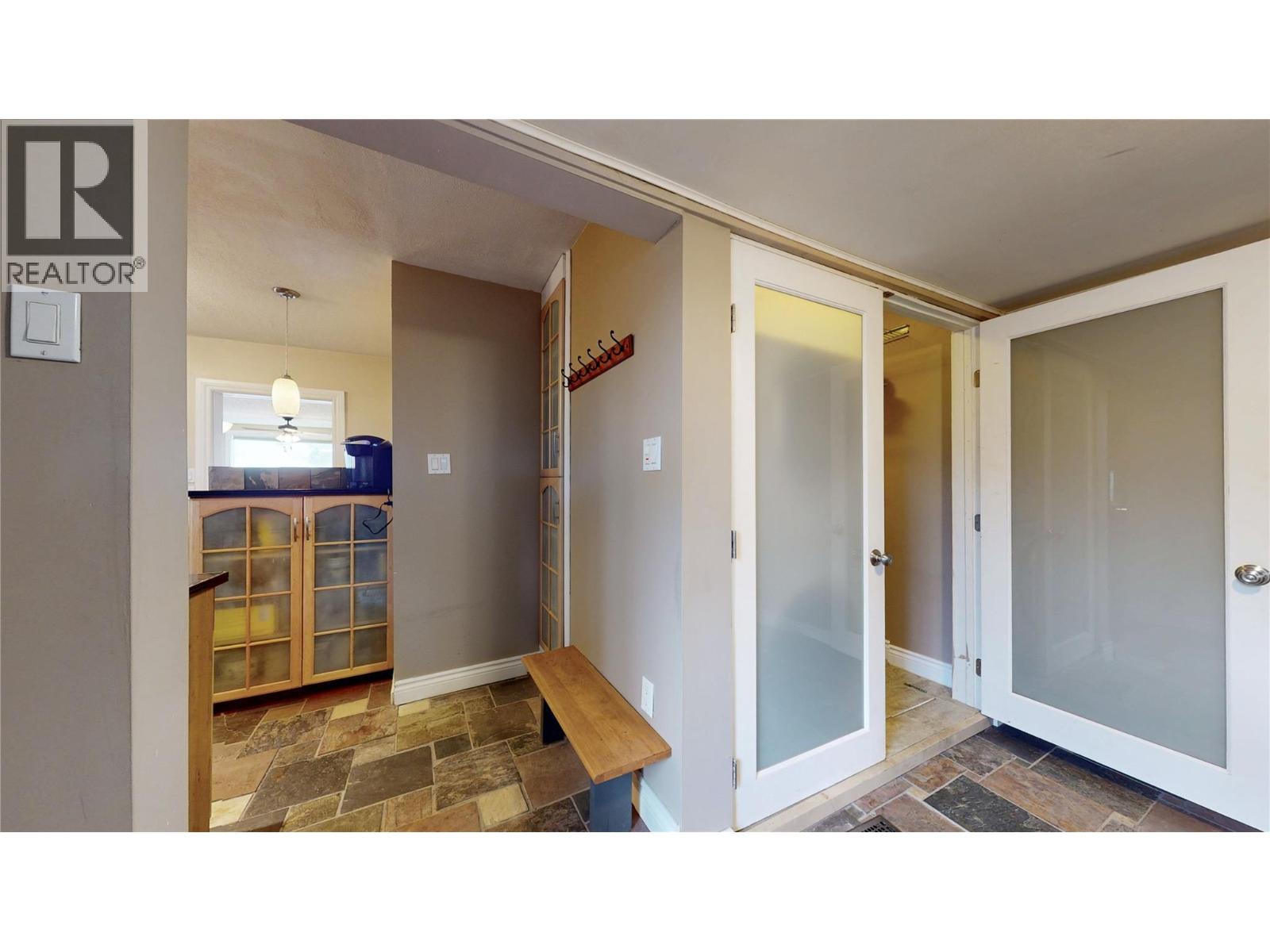 203 5th Avenue S, Cranbrook, British Columbia V1C 2G5 - Photo 12 - 10367225