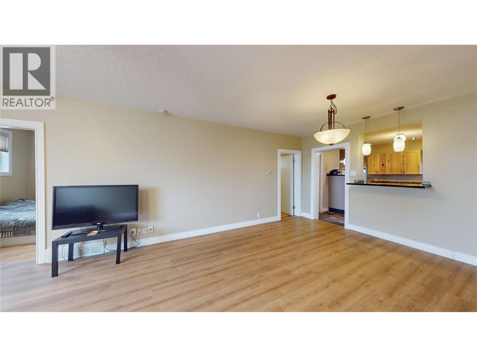 203 5th Avenue S, Cranbrook, British Columbia V1C 2G5 - Photo 3 - 10367225