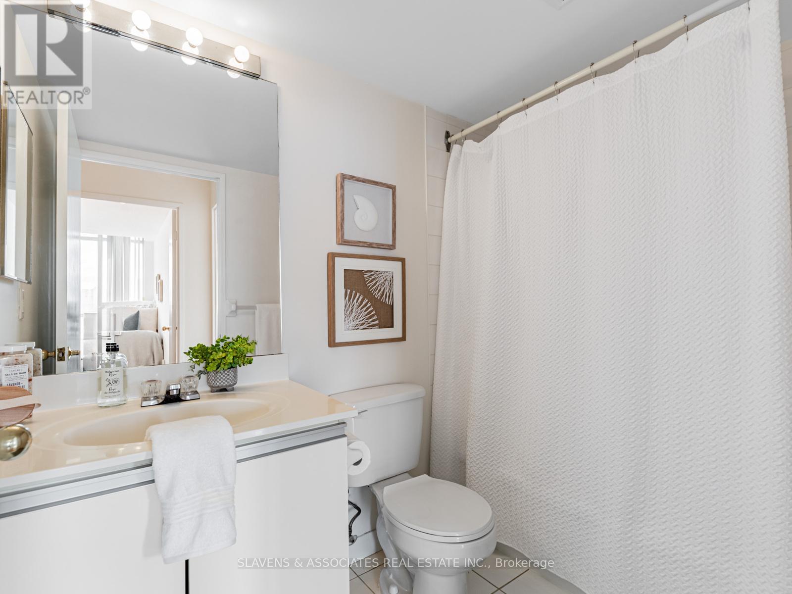 Ph103 - 91 Townsgate Drive, Vaughan, Ontario  L4J 8E8 - Photo 11 - N12503370