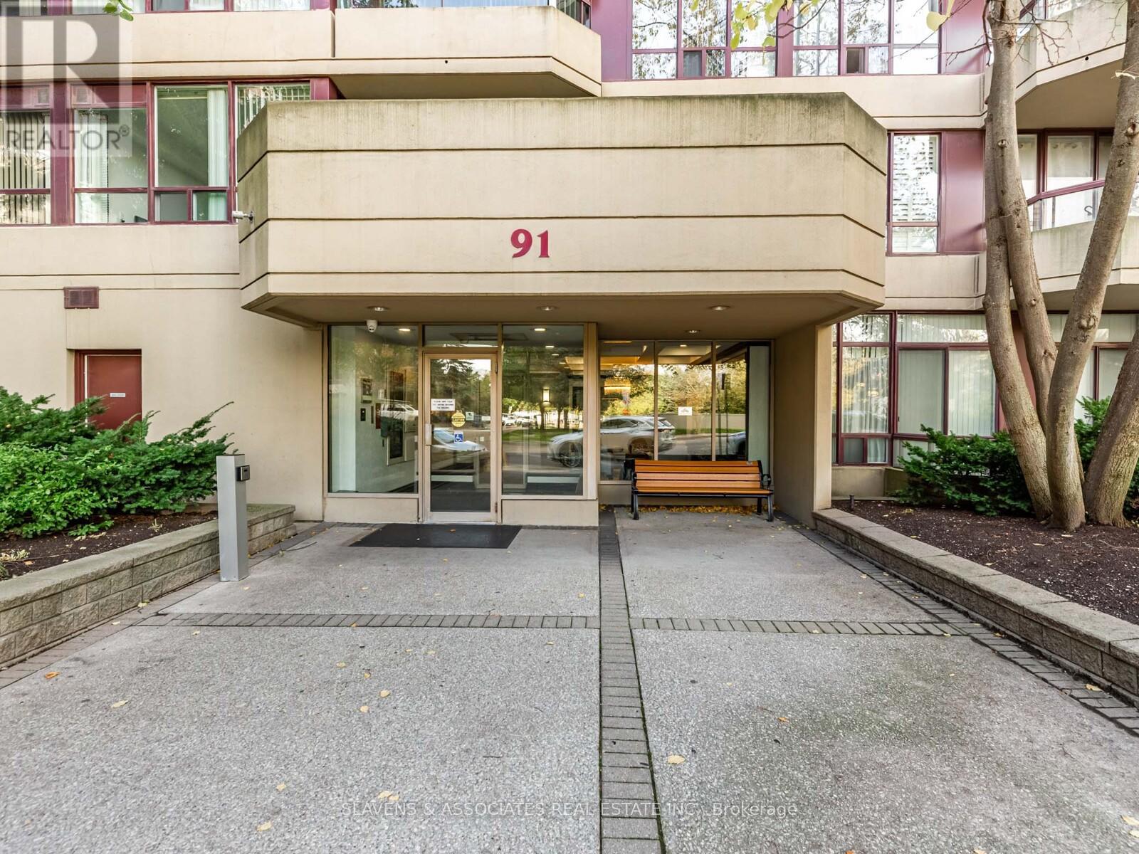 Ph103 - 91 Townsgate Drive, Vaughan, Ontario  L4J 8E8 - Photo 2 - N12503370