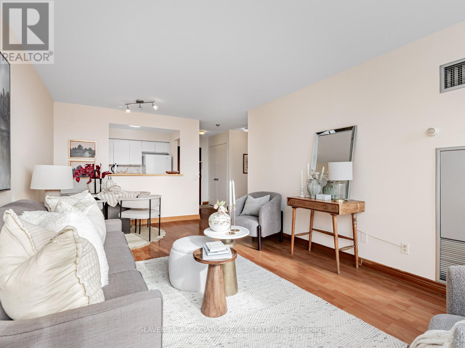 Ph103 - 91 Townsgate Drive, Vaughan, Ontario  L4J 8E8 - Photo 6 - N12503370