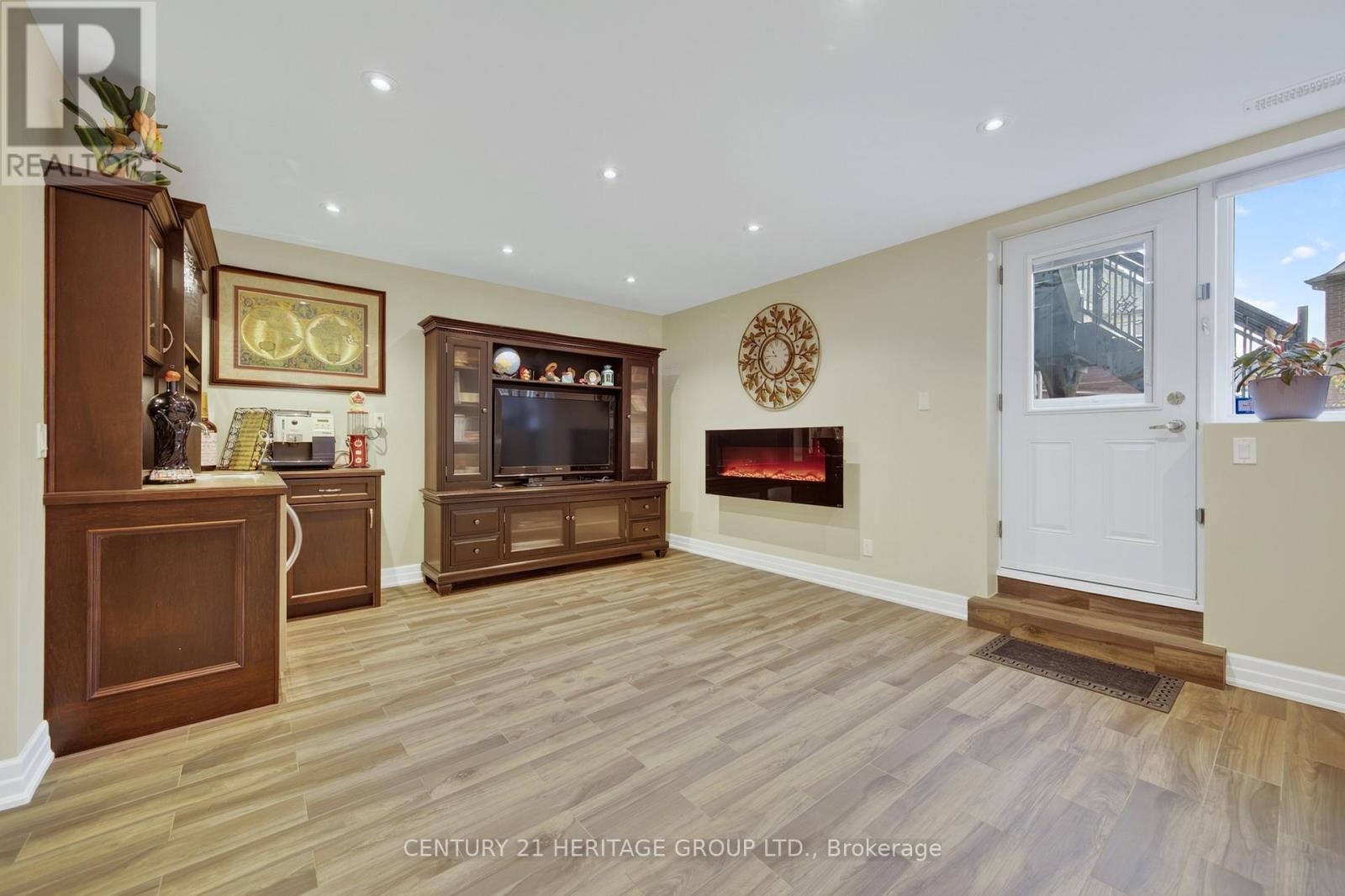 45 Robert Berry Crescent, King, Ontario  L7B 1L6 - Photo 23 - N12503388