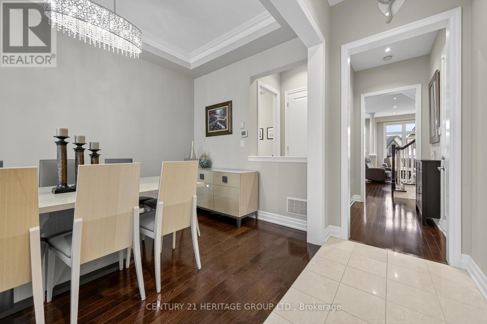 45 Robert Berry Crescent, King, Ontario  L7B 1L6 - Photo 4 - N12503388