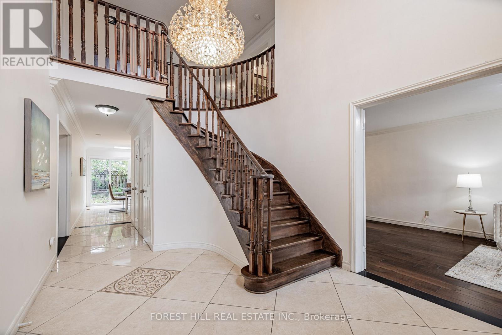 51 Briggs Avenue, Richmond Hill, Ontario  L4B 1N8 - Photo 3 - N12503476