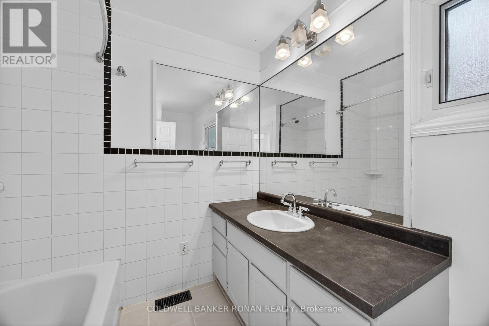 180 Wellington Street E, New Tecumseth, Ontario  L9R 1G5 - Photo 25 - N12503496