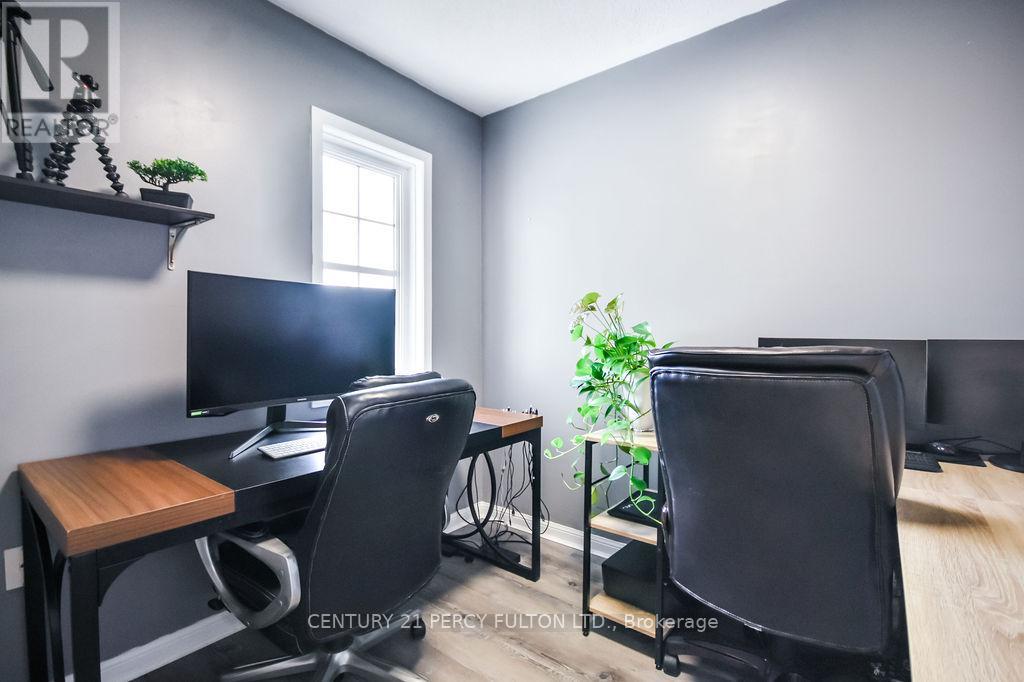 40 Mccann Lane, Essa (Angus), Ontario  L0M 1B4 - Photo 15 - N12503546