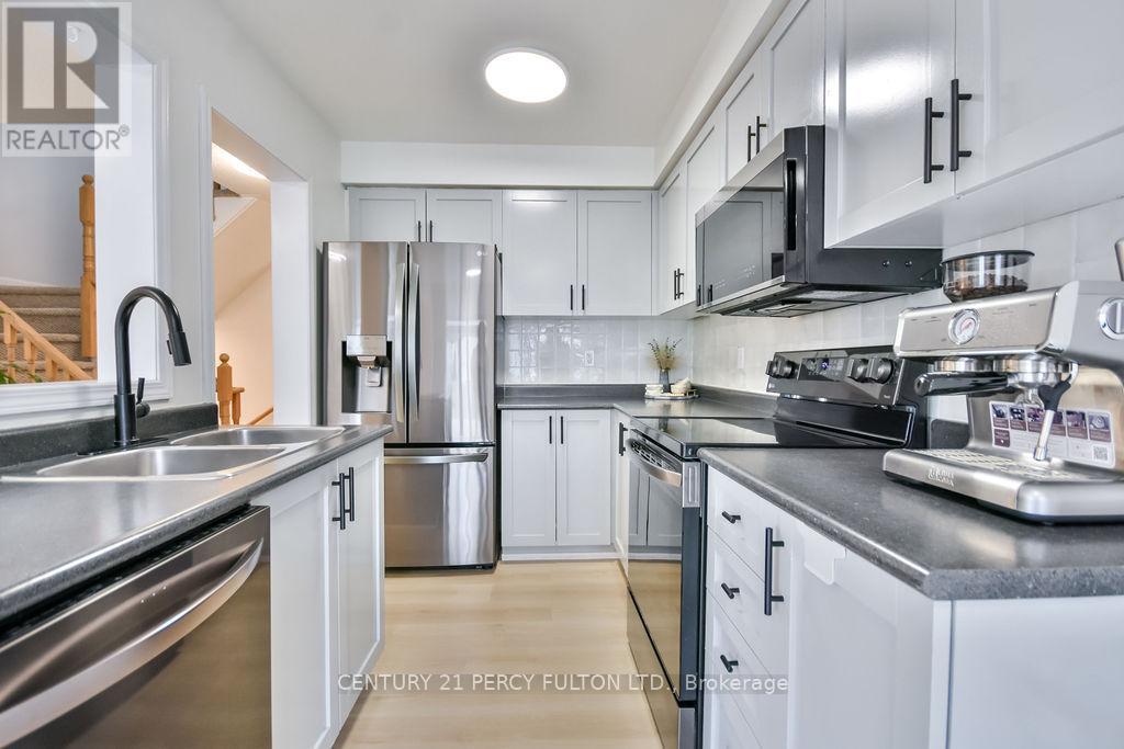 40 Mccann Lane, Essa (Angus), Ontario  L0M 1B4 - Photo 8 - N12503546