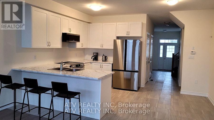 2135 Speare Court, Innisfil, Ontario  L9S 0M9 - Photo 2 - N12503552