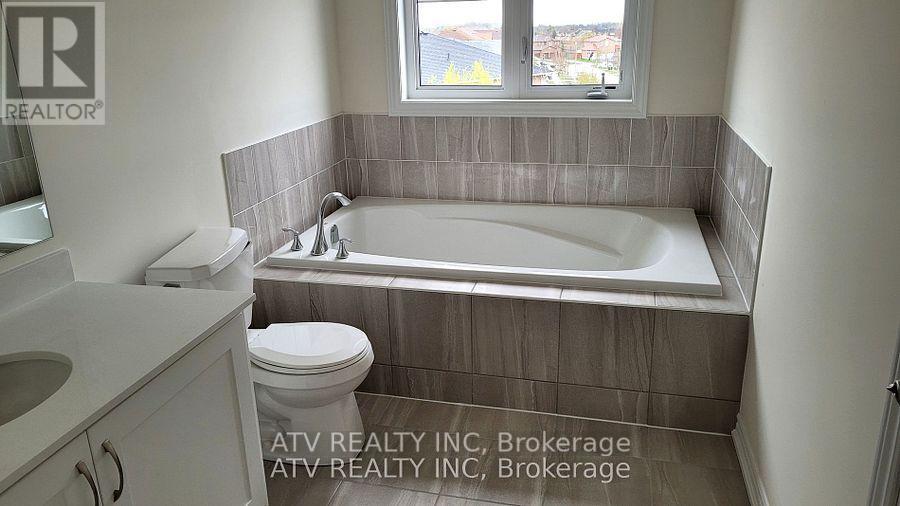 2135 Speare Court, Innisfil, Ontario  L9S 0M9 - Photo 4 - N12503552