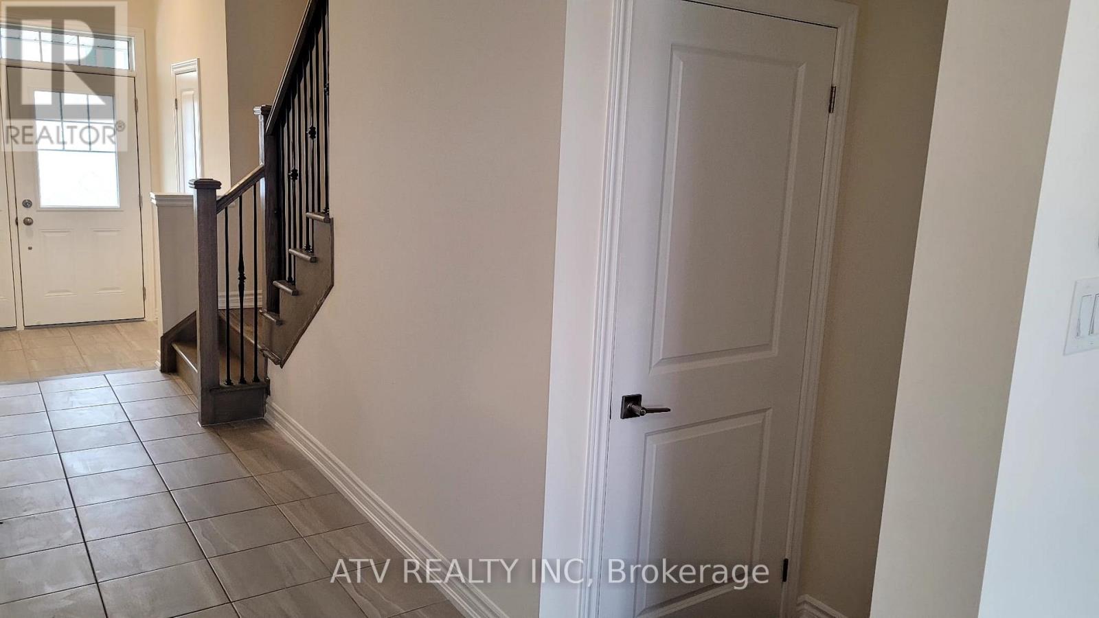 2135 Speare Court, Innisfil, Ontario  L9S 0M9 - Photo 8 - N12503552