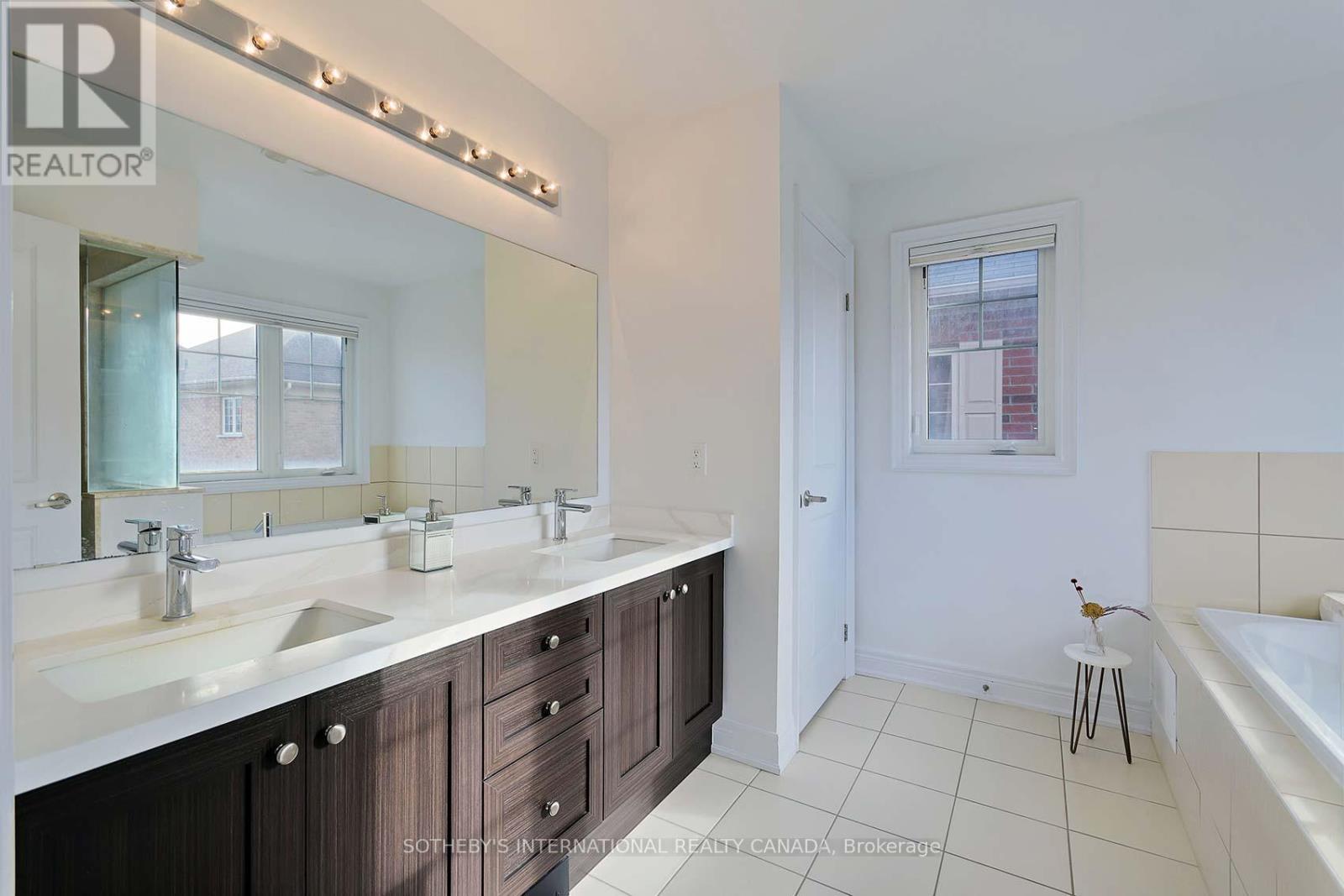 5 Fairmont Ridge Trail, King, Ontario  L7B 0A4 - Photo 29 - N12503604