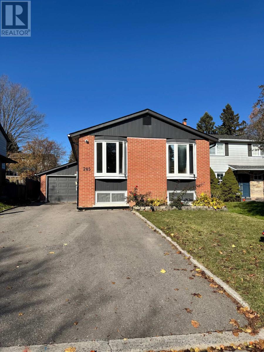 205 Talbot Crescent, Newmarket, Ontario  L3Y 1A4 - Photo 2 - N12503624