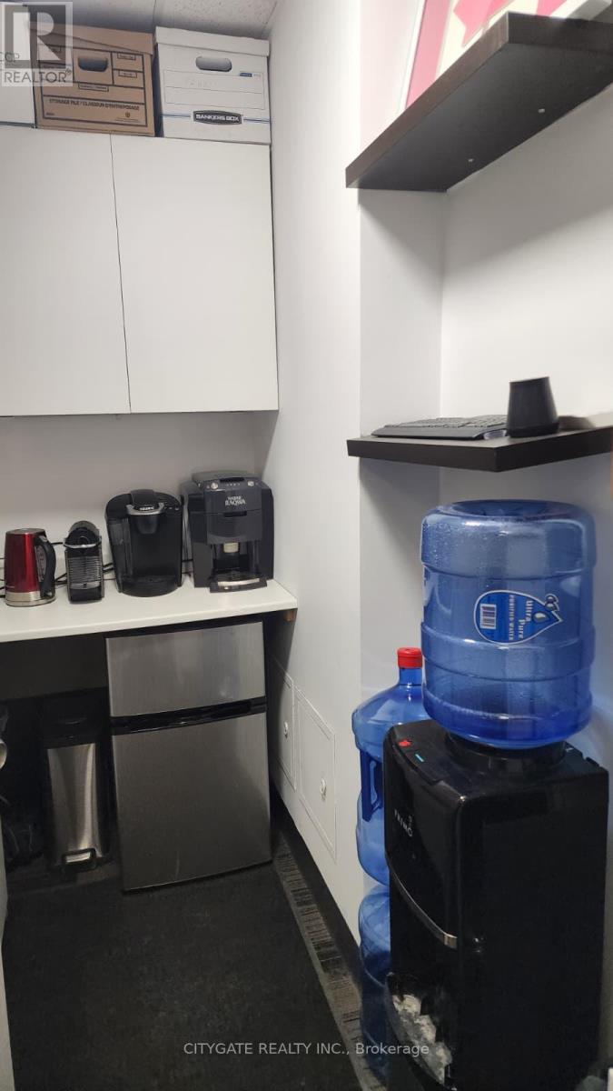 Unit 209 - 168 Queen Street S, Mississauga, Ontario  L5M 1K8 - Photo 9 - W12482481