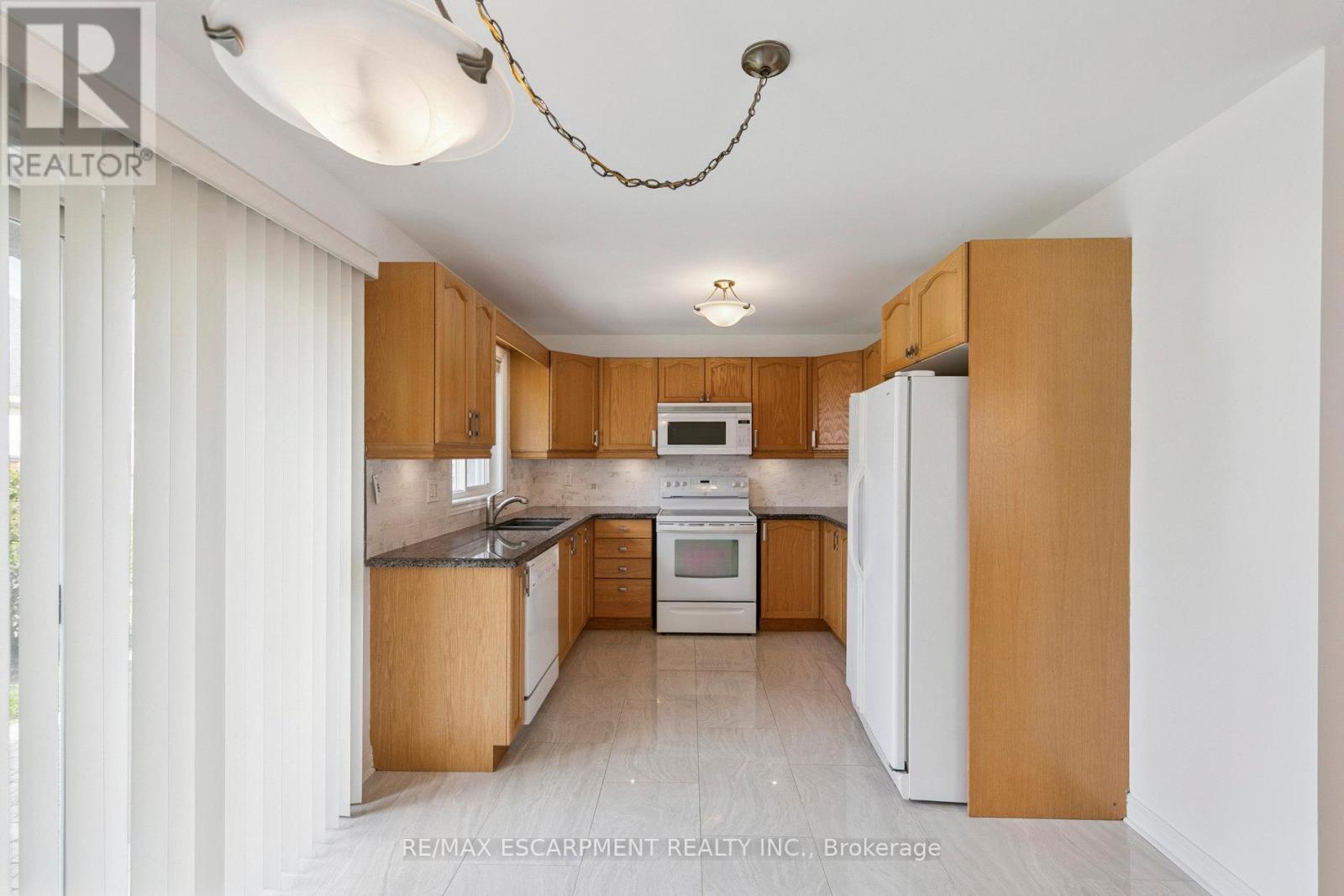 245 Centennial Forest Drive, Milton, Ontario  L9T 5W9 - Photo 11 - W12453891