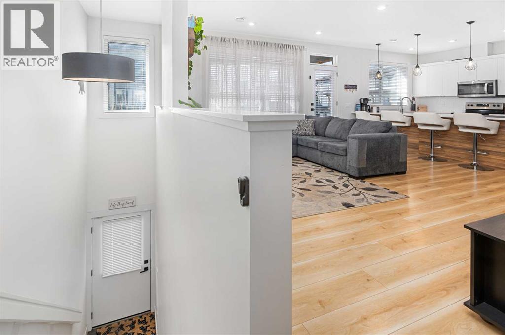 153 Savanna Walk Ne, Calgary, Alberta  T3J 0Y3 - Photo 4 - A2251747