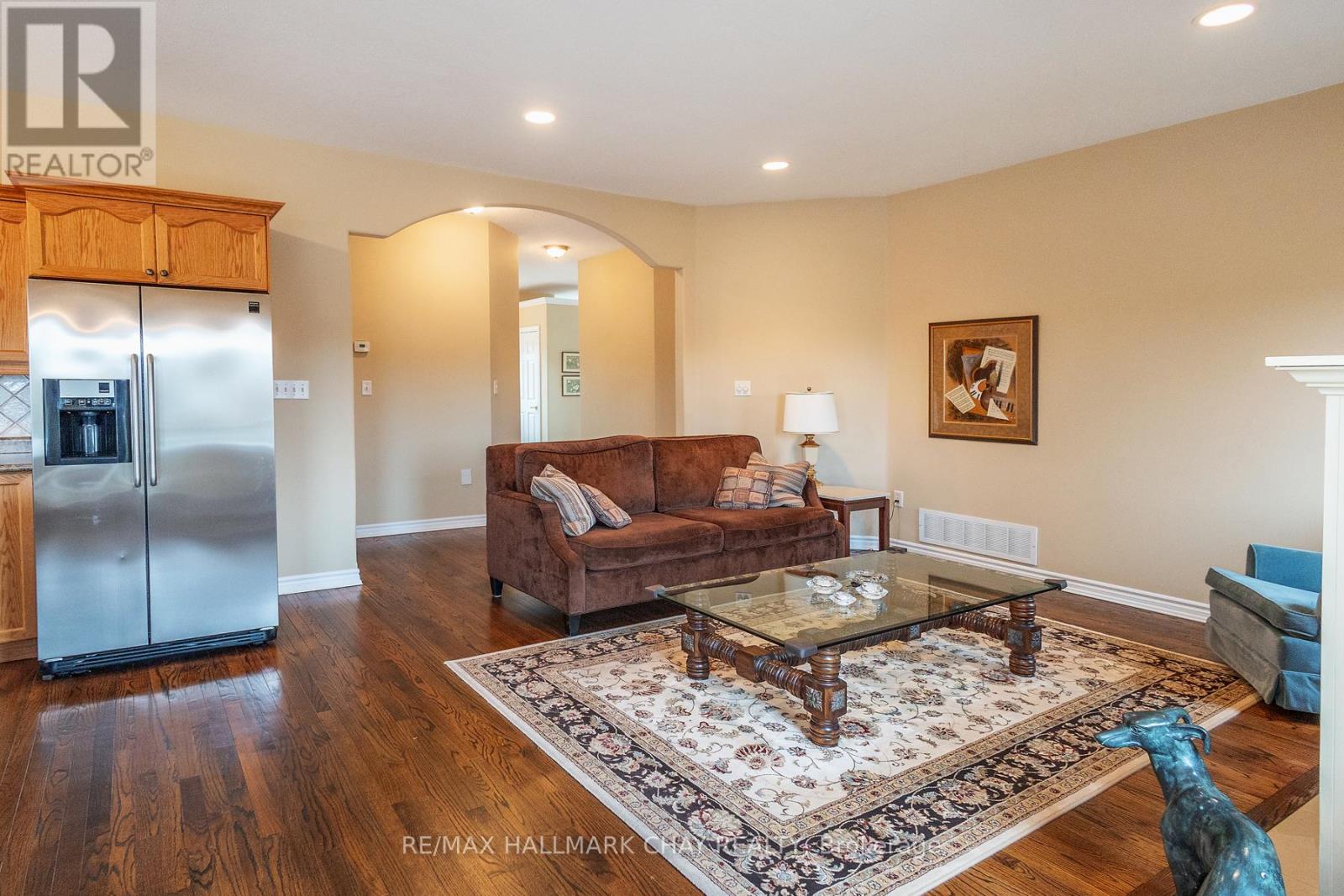 60 Crompton Drive, Barrie (Little Lake), Ontario  L4M 6N1 - Photo 24 - S12503410