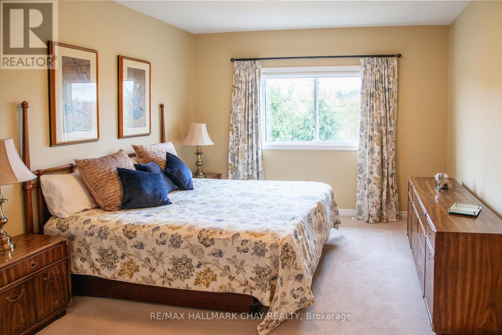 60 Crompton Drive, Barrie (Little Lake), Ontario  L4M 6N1 - Photo 26 - S12503410