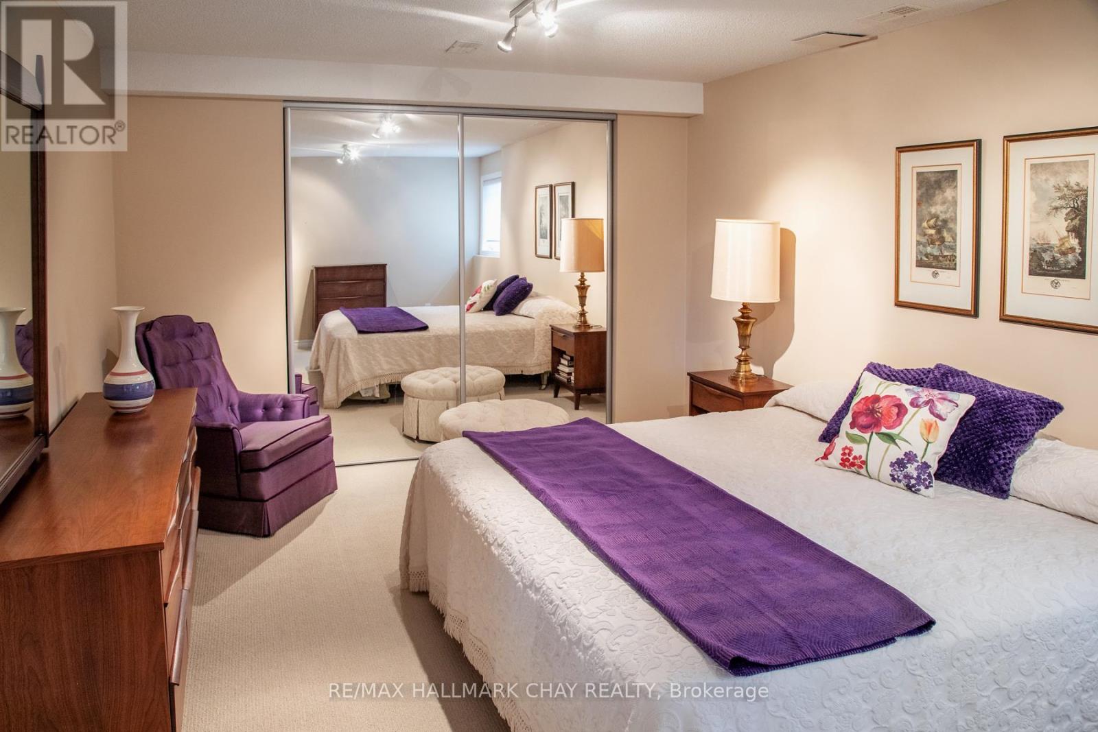 60 Crompton Drive, Barrie (Little Lake), Ontario  L4M 6N1 - Photo 33 - S12503410