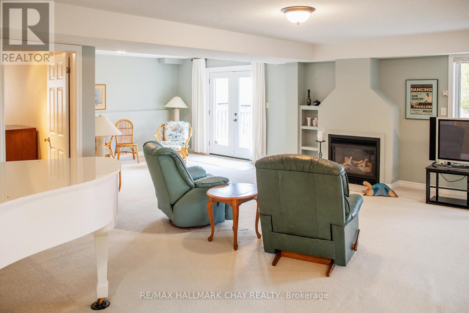 60 Crompton Drive, Barrie (Little Lake), Ontario  L4M 6N1 - Photo 36 - S12503410