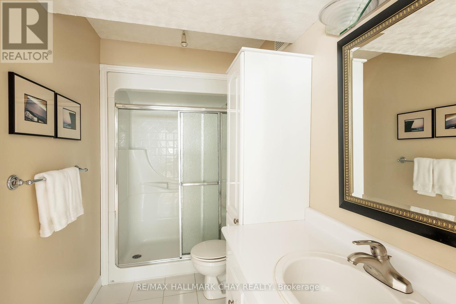 60 Crompton Drive, Barrie (Little Lake), Ontario  L4M 6N1 - Photo 41 - S12503410