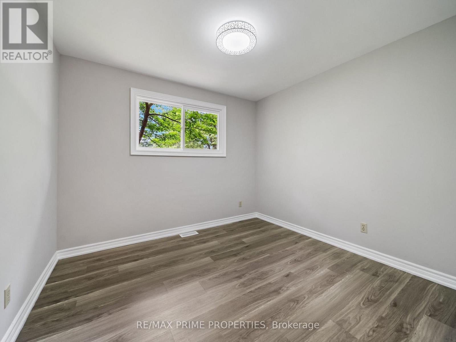 691 Glen Crescent, Orillia, Ontario  L3V 6R2 - Photo 19 - S12503536