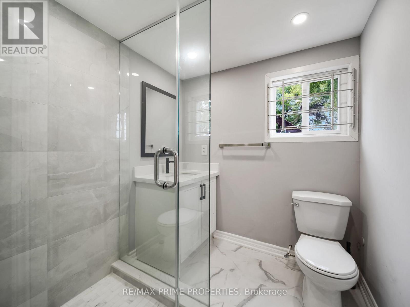 691 Glen Crescent, Orillia, Ontario  L3V 6R2 - Photo 21 - S12503536