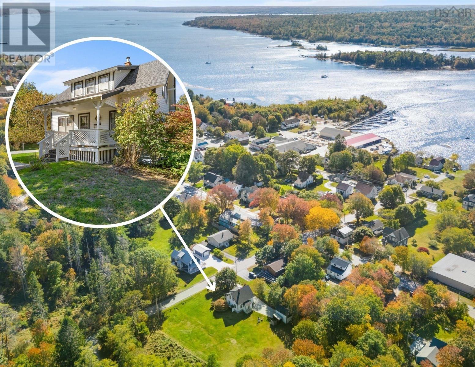 36 Transvaal Street, Shelburne, Nova Scotia