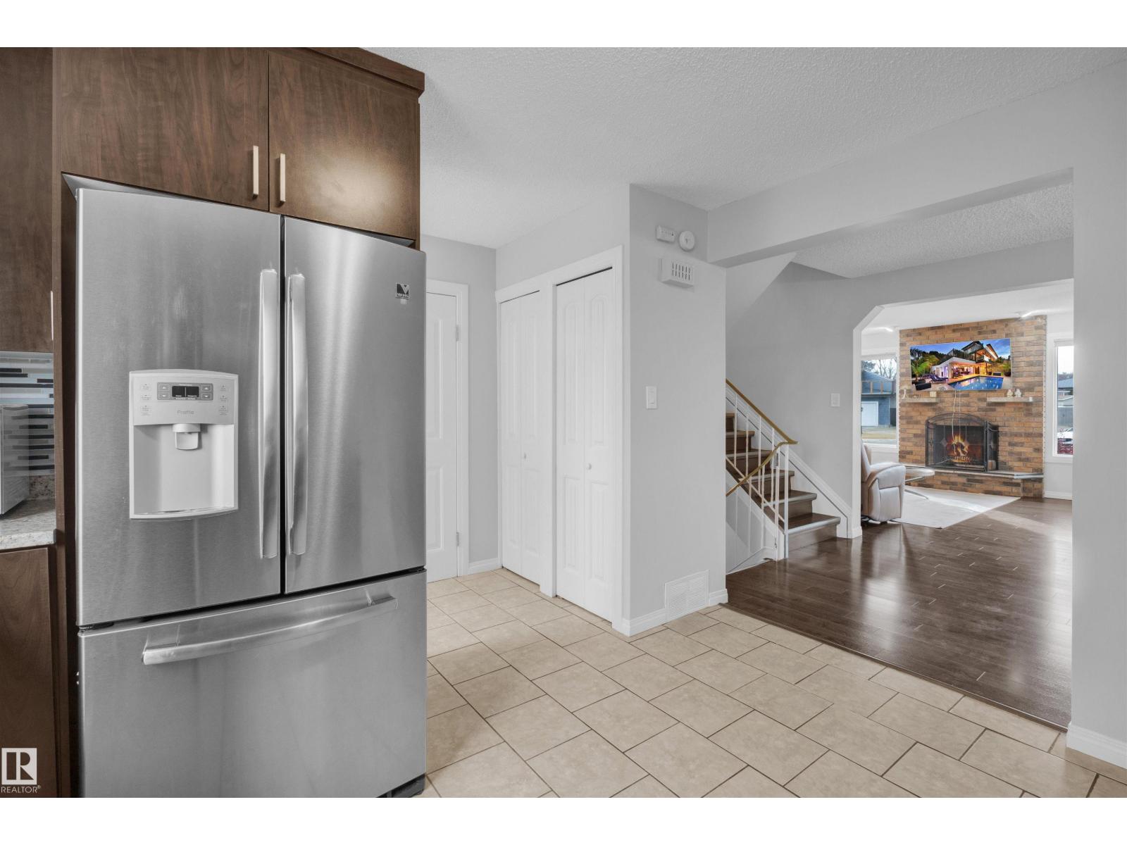 75 Grand Meadow Cr Nw, Edmonton, Alberta  T6L 1A3 - Photo 12 - E4464405