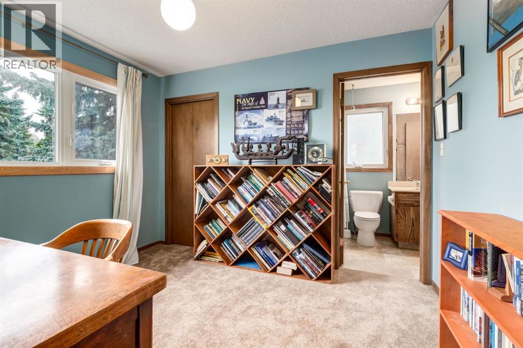 274 Carragana Crescent Nw, Calgary, Alberta  T2L 1B1 - Photo 19 - A2256316