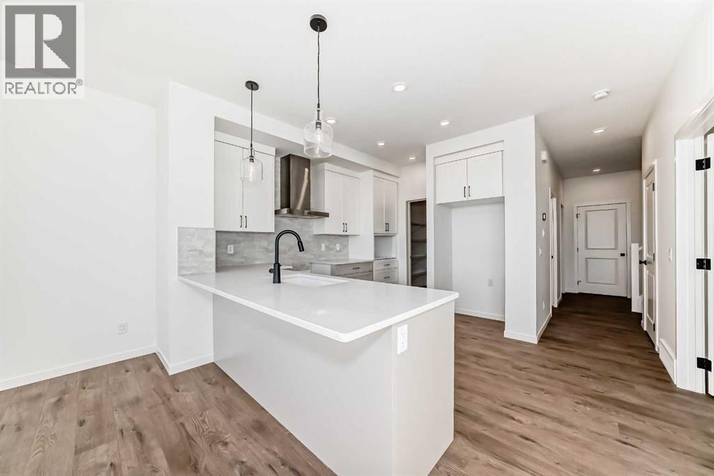 81 Southborough Square, Cochrane, Alberta  T4C 3J7 - Photo 5 - A2260500