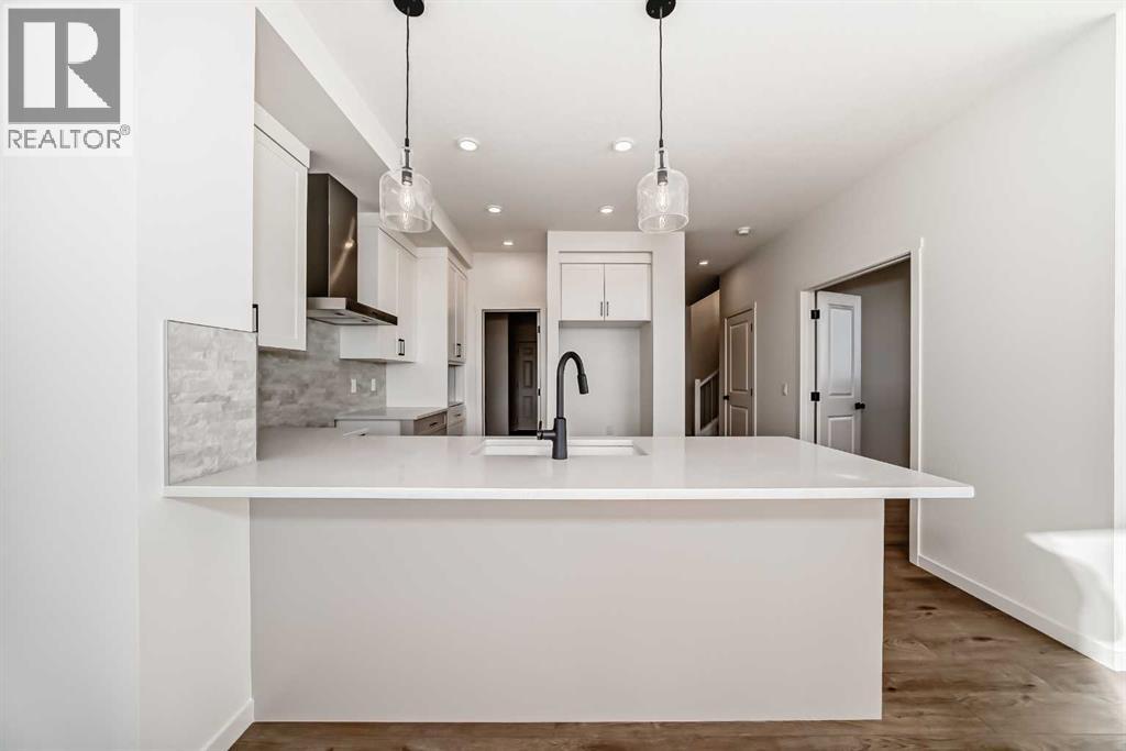 81 Southborough Square, Cochrane, Alberta  T4C 3J7 - Photo 13 - A2260500