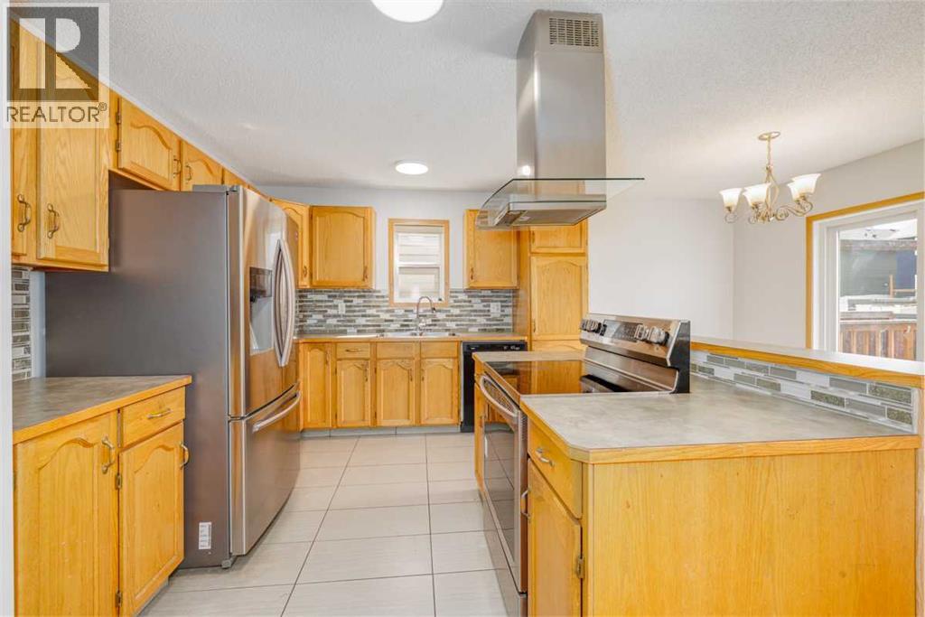 6013 Saddlehorn Drive Ne, Calgary, Alberta  T3J 4M4 - Photo 5 - A2266889