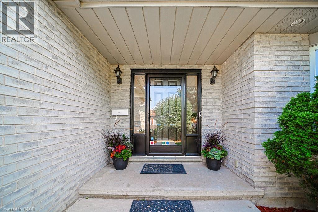 47 Blackfriar Lane, Brantford, Ontario N3R 7M2 - Photo 4 - 40769078