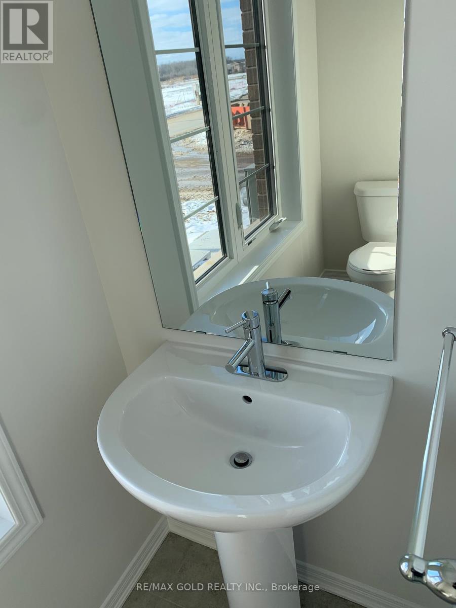 32 Oaktree Drive, Haldimand, Ontario  N3W 0E6 - Photo 18 - X12502692