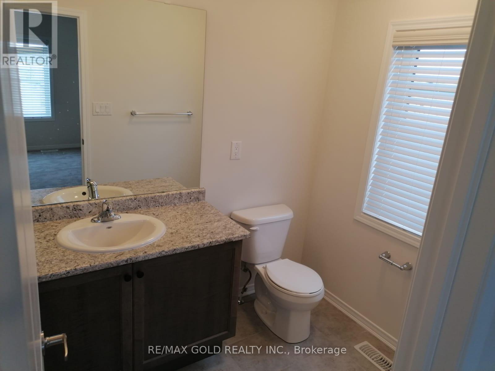 32 Oaktree Drive, Haldimand, Ontario  N3W 0E6 - Photo 14 - X12502692