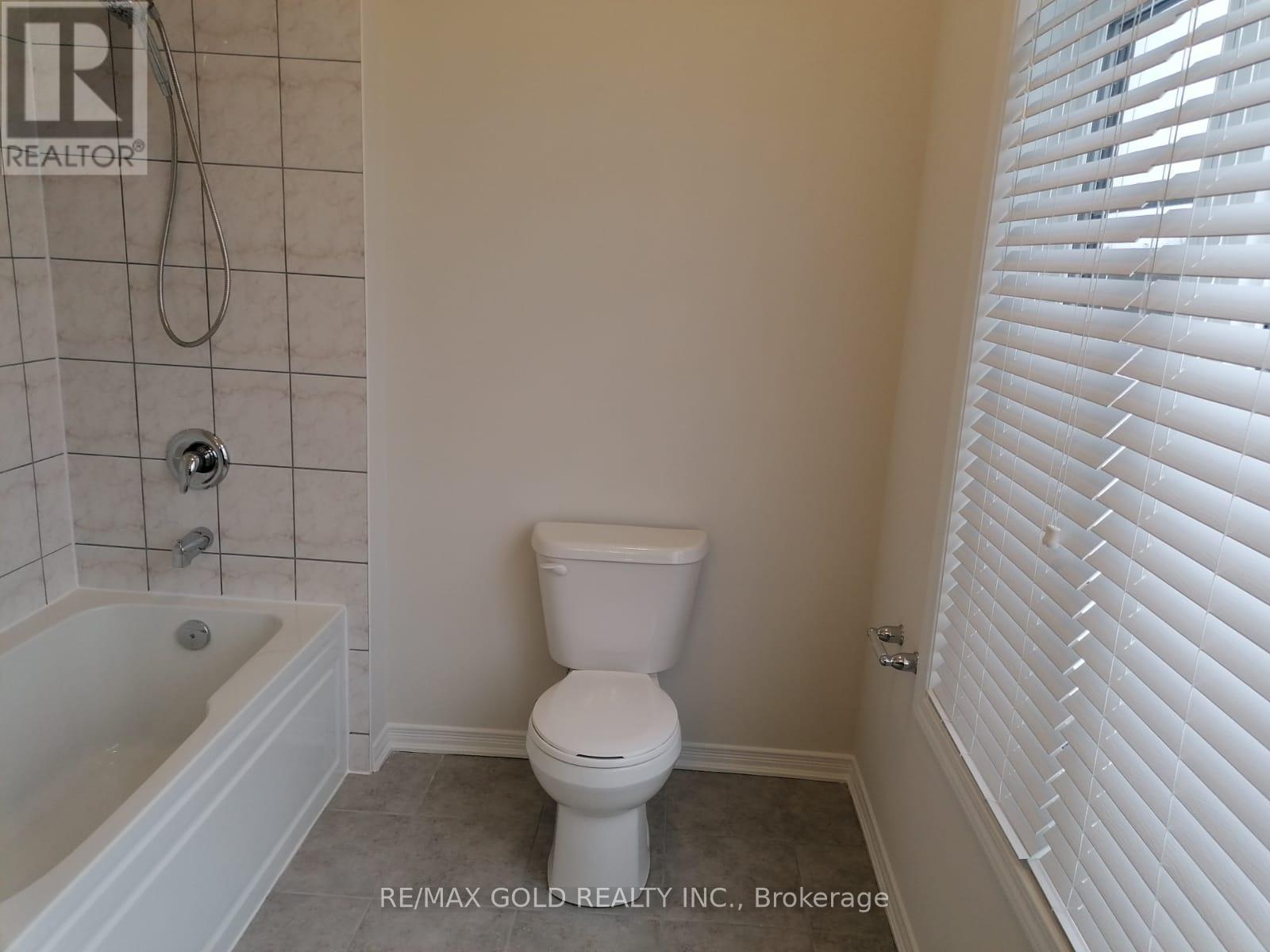 32 Oaktree Drive, Haldimand, Ontario  N3W 0E6 - Photo 20 - X12502692