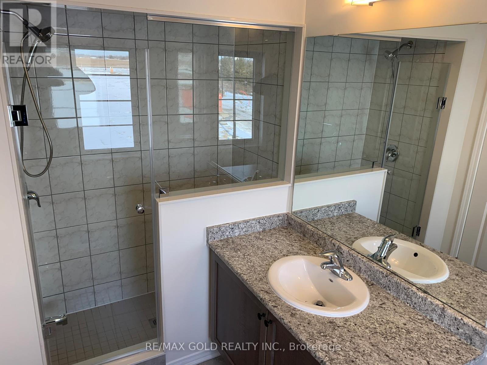 32 Oaktree Drive, Haldimand, Ontario  N3W 0E6 - Photo 34 - X12502692