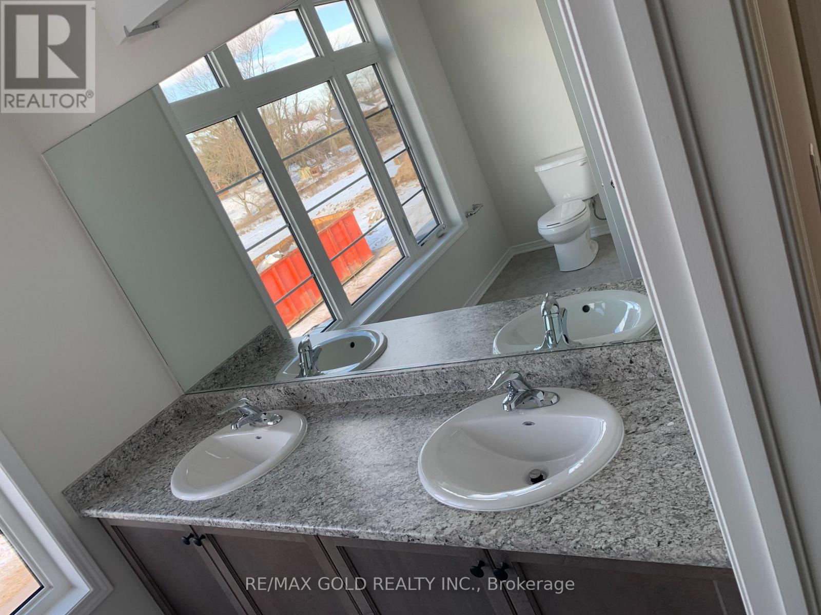 32 Oaktree Drive, Haldimand, Ontario  N3W 0E6 - Photo 33 - X12502692