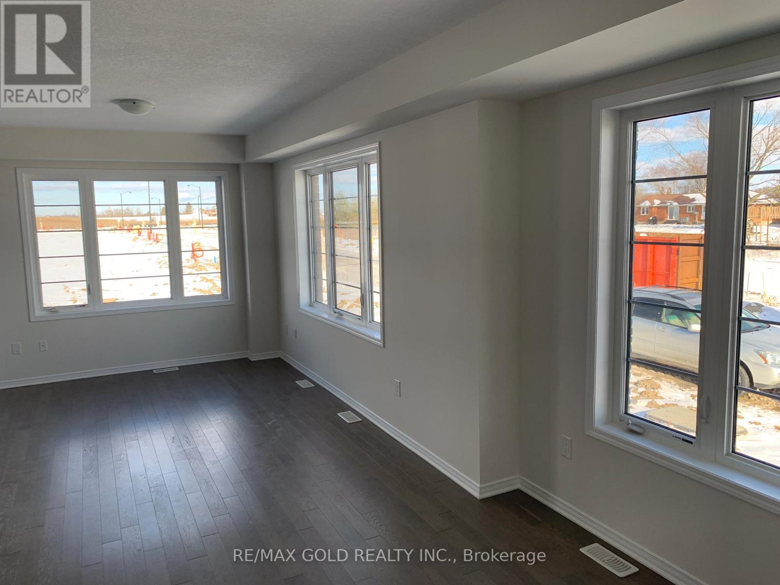 32 Oaktree Drive, Haldimand, Ontario  N3W 0E6 - Photo 17 - X12502692