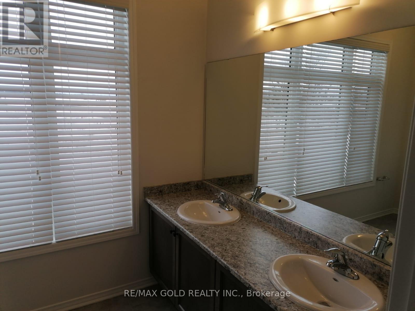 32 Oaktree Drive, Haldimand, Ontario  N3W 0E6 - Photo 22 - X12502692