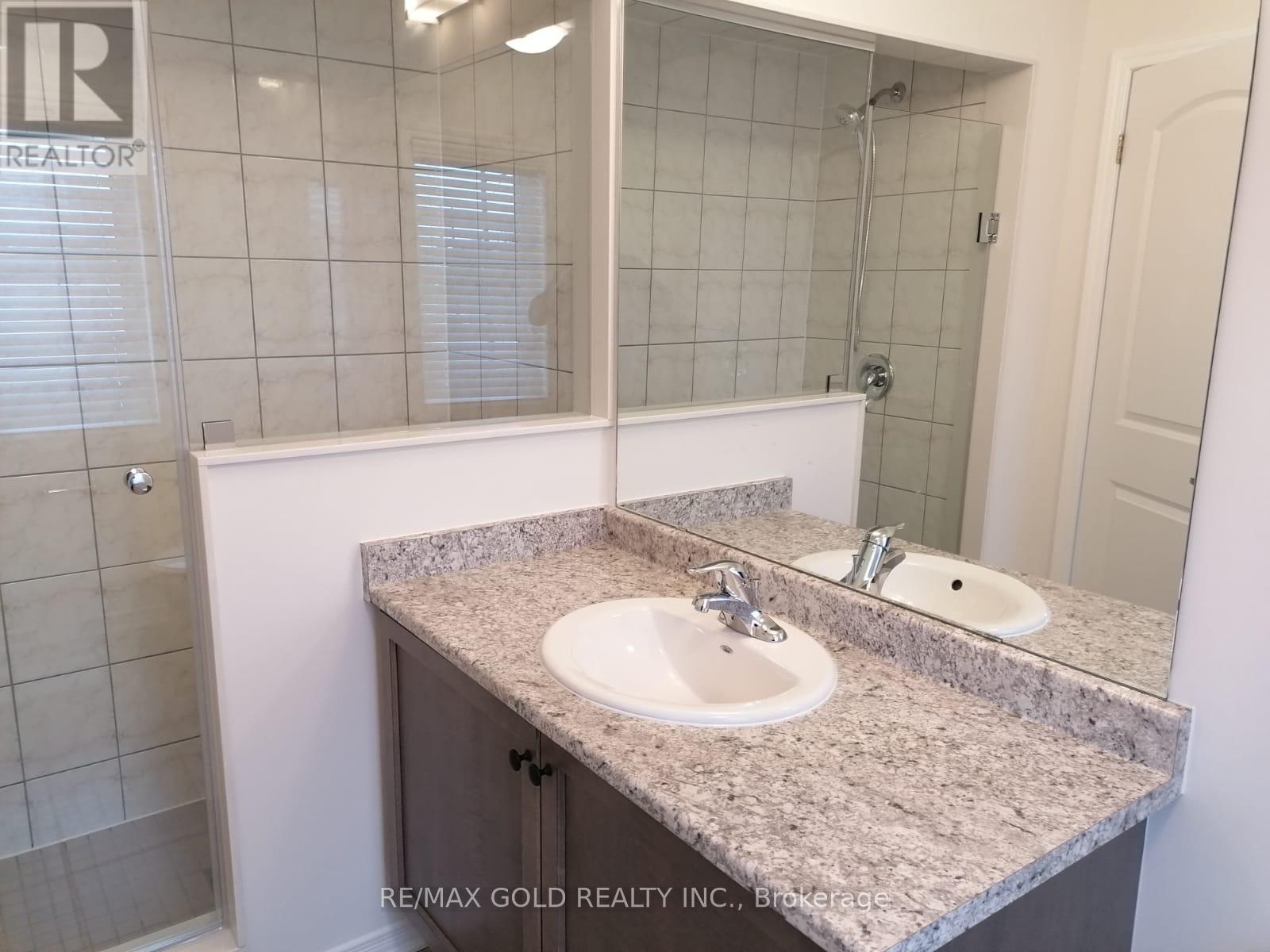 32 Oaktree Drive, Haldimand, Ontario  N3W 0E6 - Photo 15 - X12502692