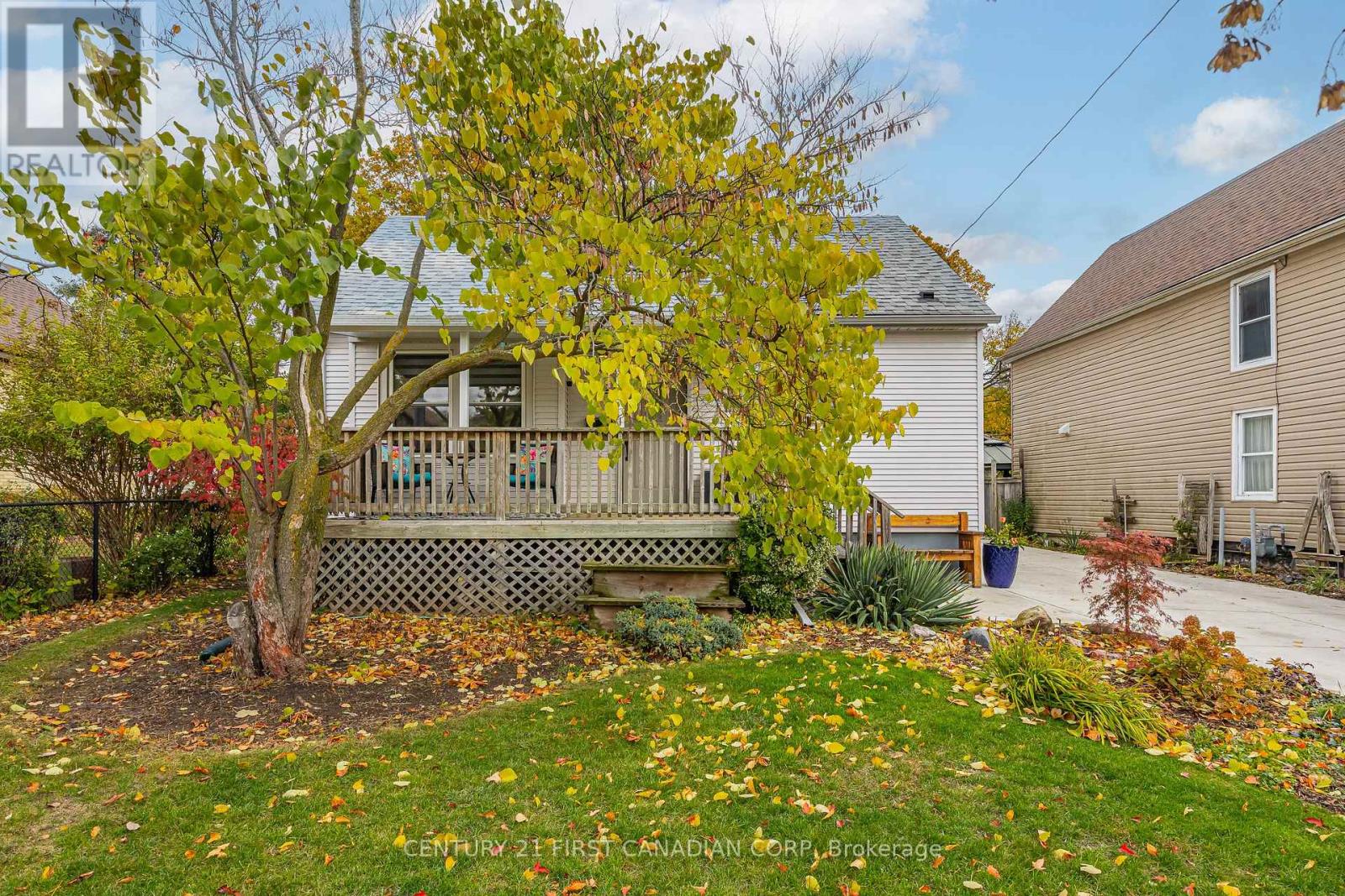62 Linwood Street, London East, Ontario  N5Y 1W2 - Photo 2 - X12503724