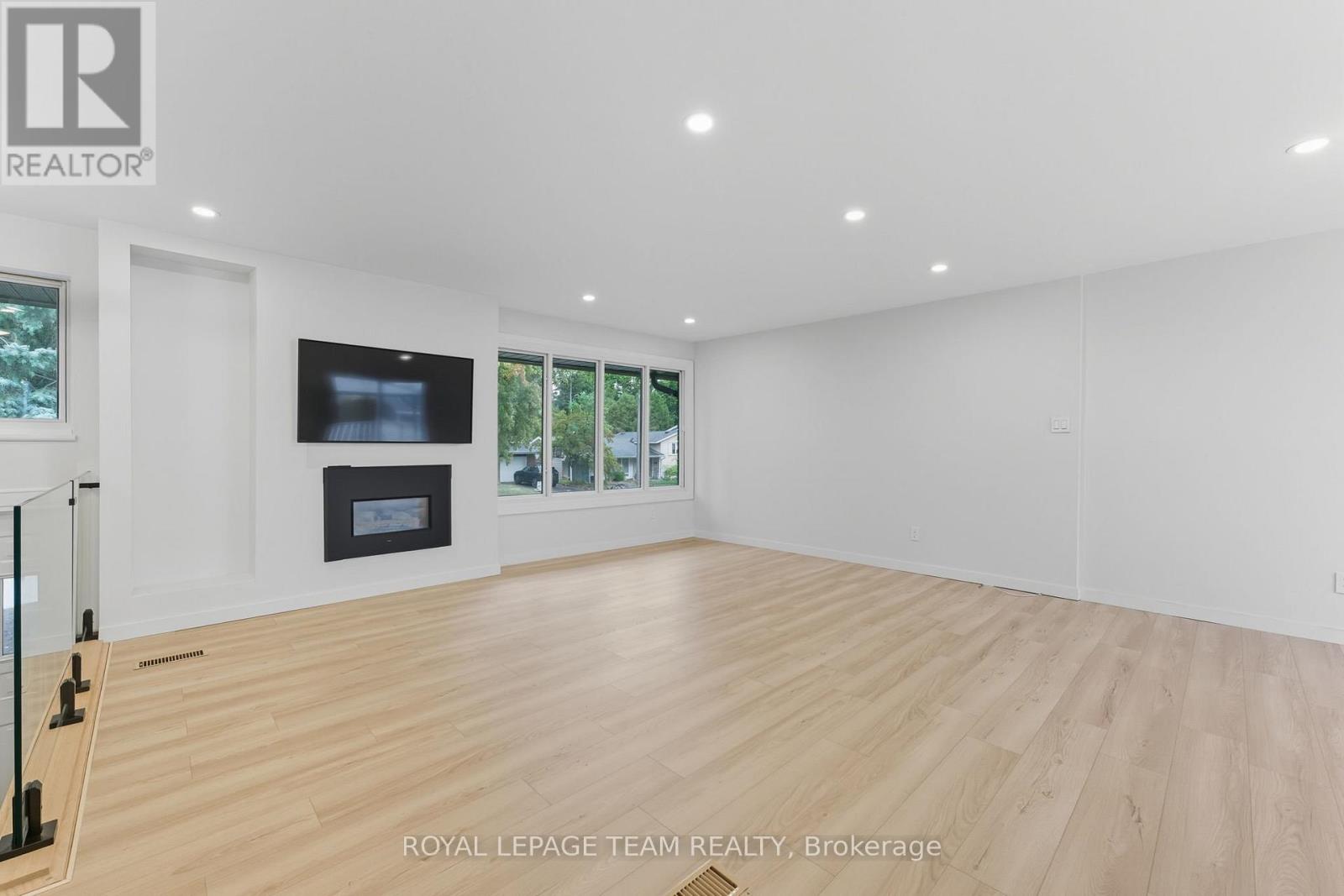 1856 Playfair Drive, Ottawa, Ontario  K1H 5S1 - Photo 10 - X12503644