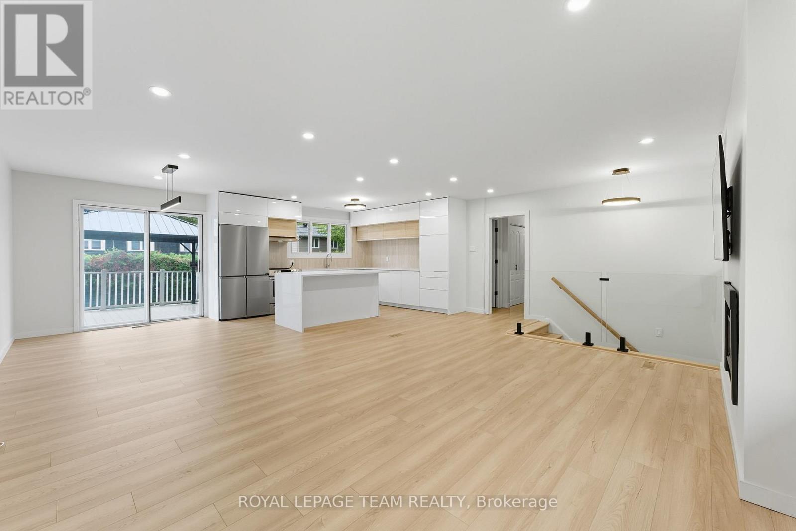 1856 Playfair Drive, Ottawa, Ontario  K1H 5S1 - Photo 12 - X12503644