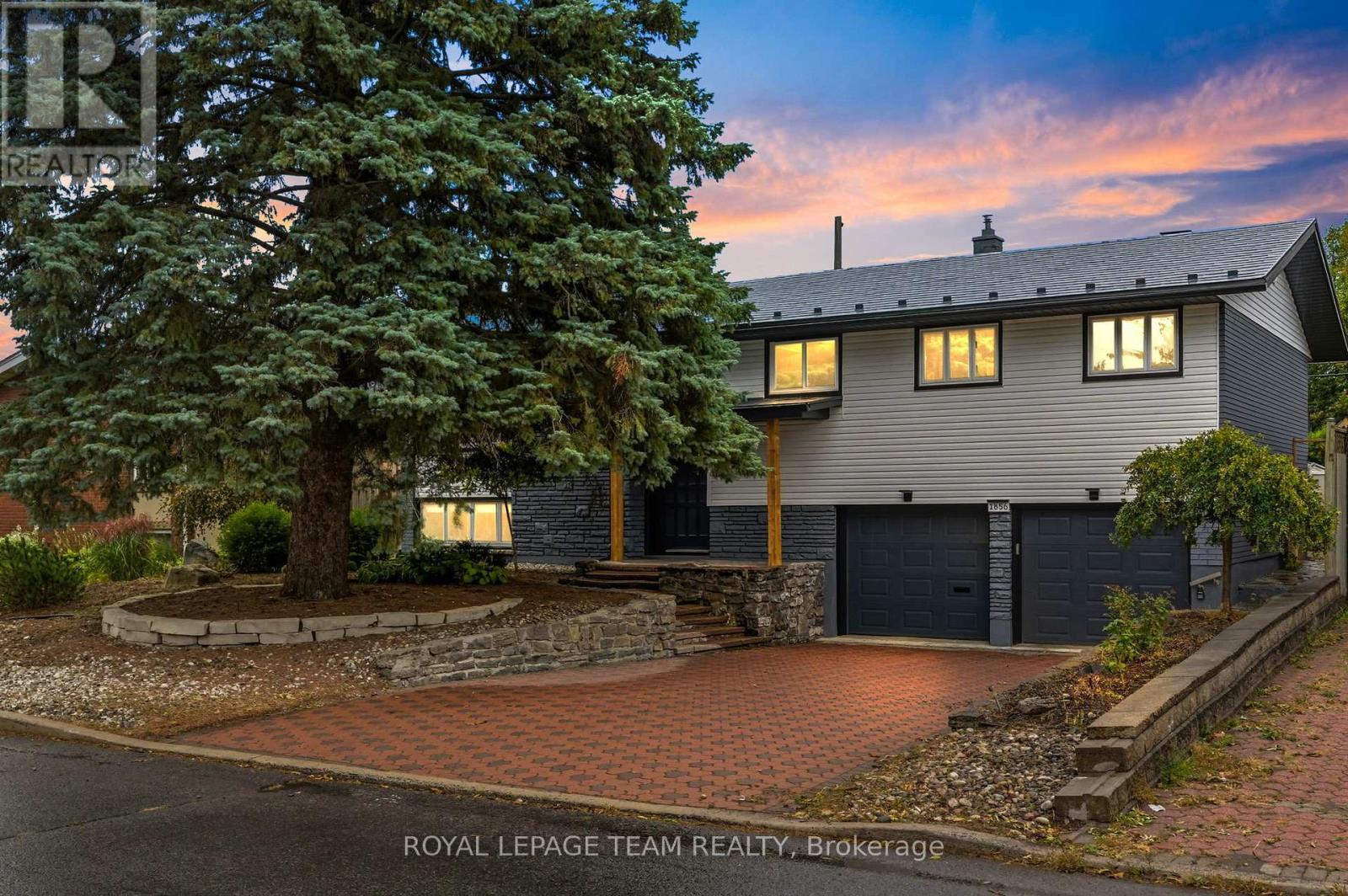 1856 Playfair Drive, Ottawa, Ontario  K1H 5S1 - Photo 2 - X12503644