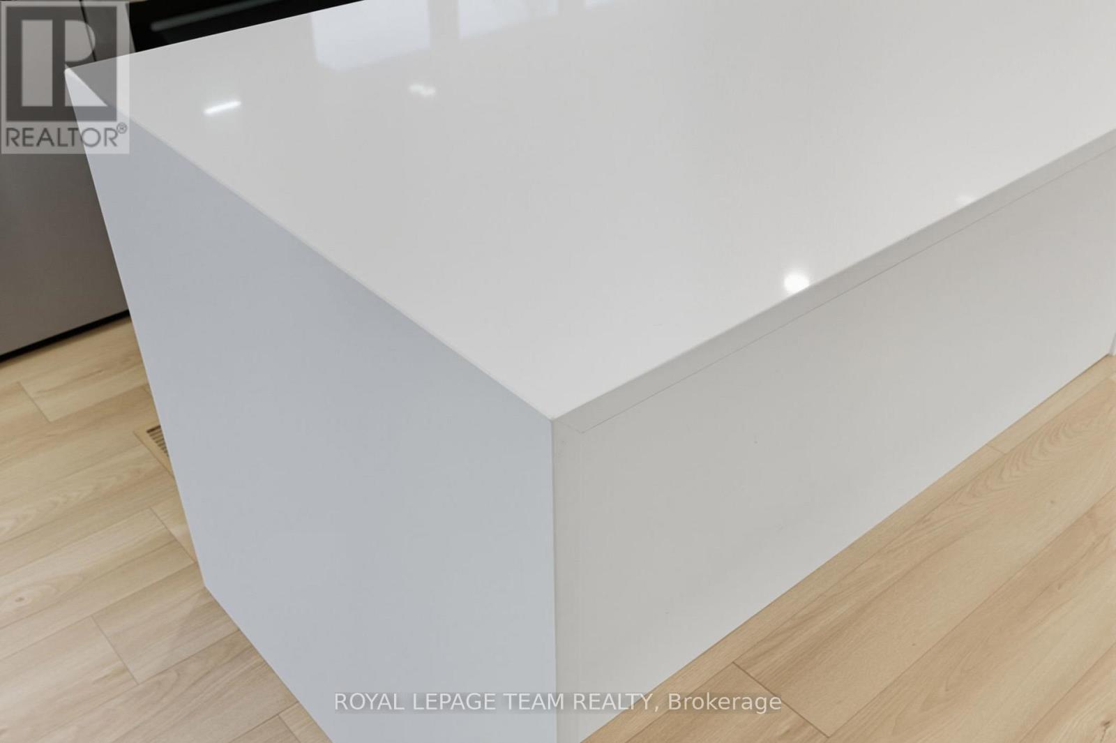 1856 Playfair Drive, Ottawa, Ontario  K1H 5S1 - Photo 21 - X12503644