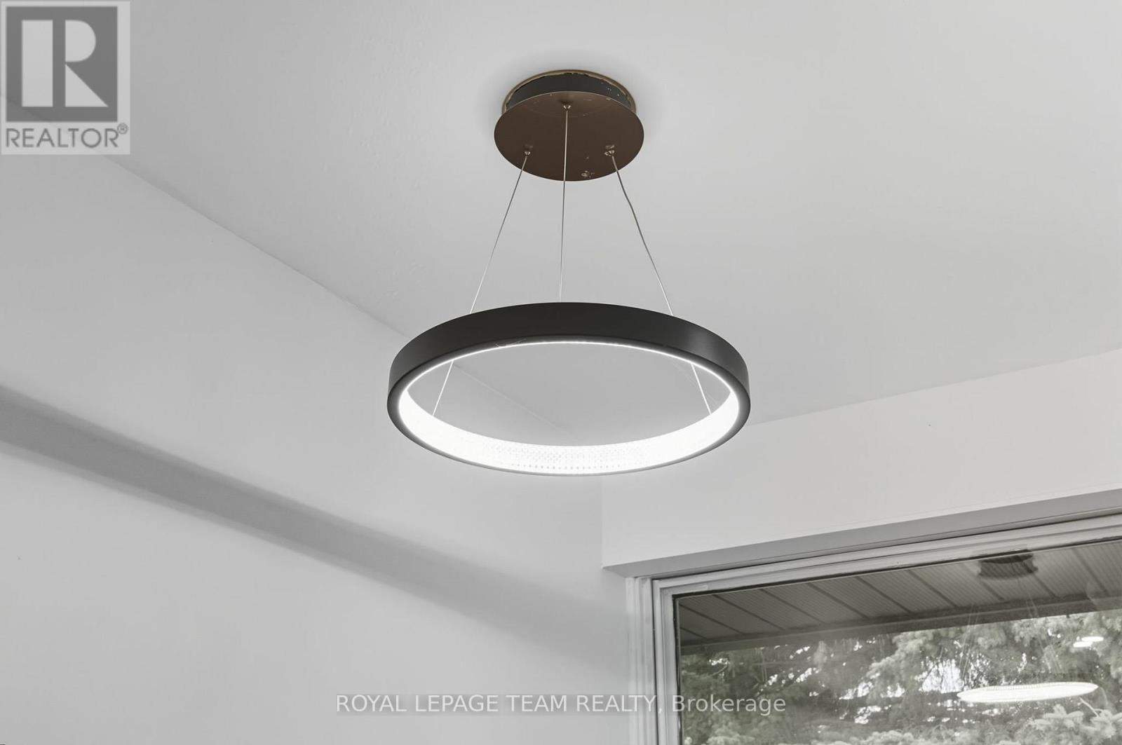 1856 Playfair Drive, Ottawa, Ontario  K1H 5S1 - Photo 23 - X12503644