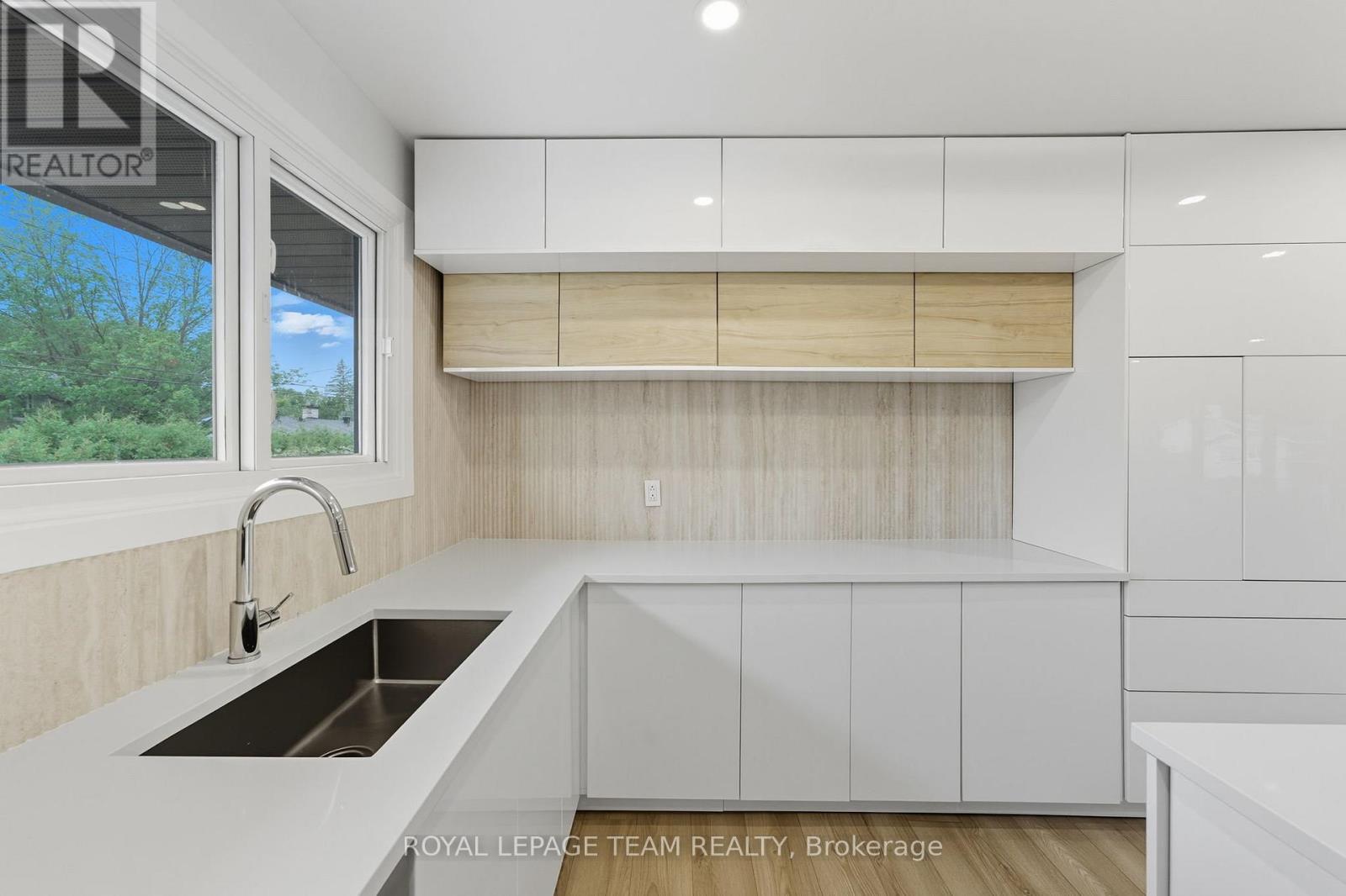 1856 Playfair Drive, Ottawa, Ontario  K1H 5S1 - Photo 25 - X12503644