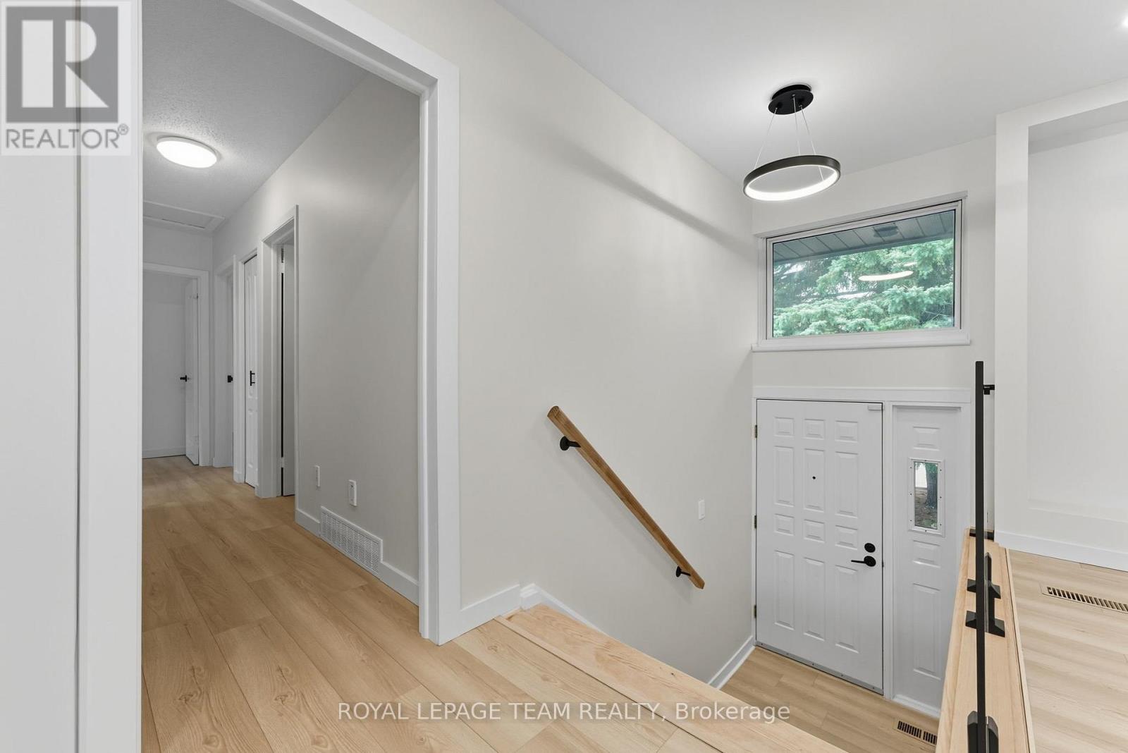 1856 Playfair Drive, Ottawa, Ontario  K1H 5S1 - Photo 7 - X12503644