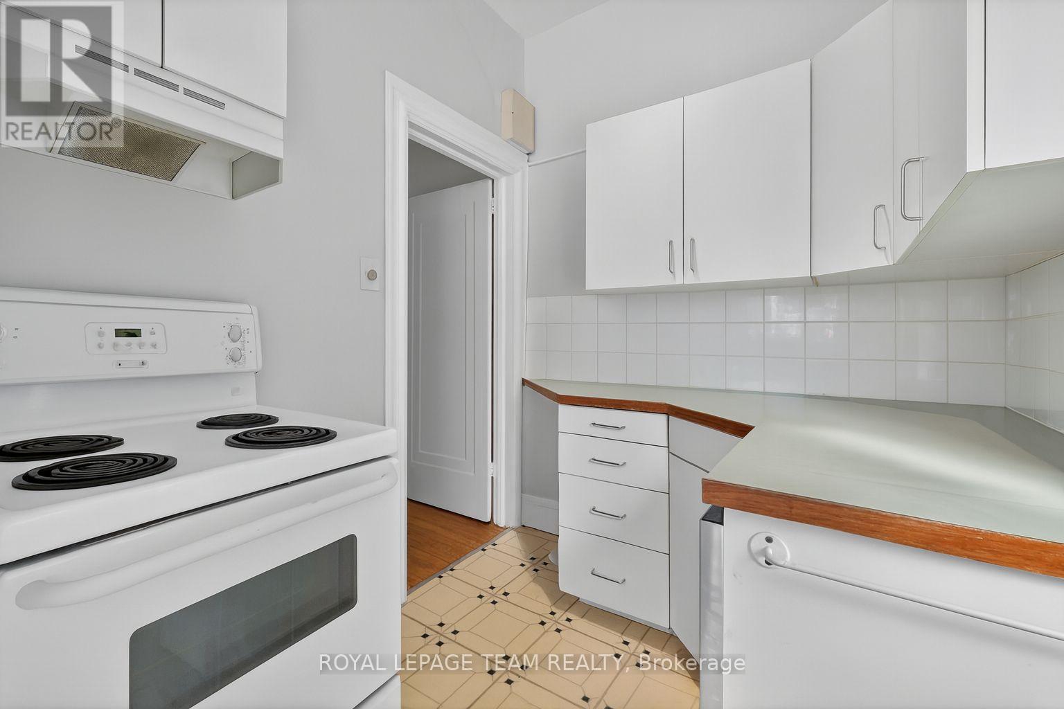 260 Somerset Street W, Ottawa, Ontario  K2P 0J6 - Photo 18 - X12503684